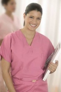 photo d'une étudiante avec une tenue médicale